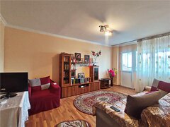 Tei apartament decomandat la et. 2/10, vedere panoramica pe parcul Tei